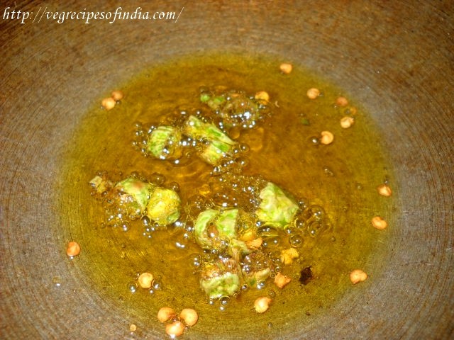 frying-green-chili-asafoetida frying-green-chili-asafoetida
