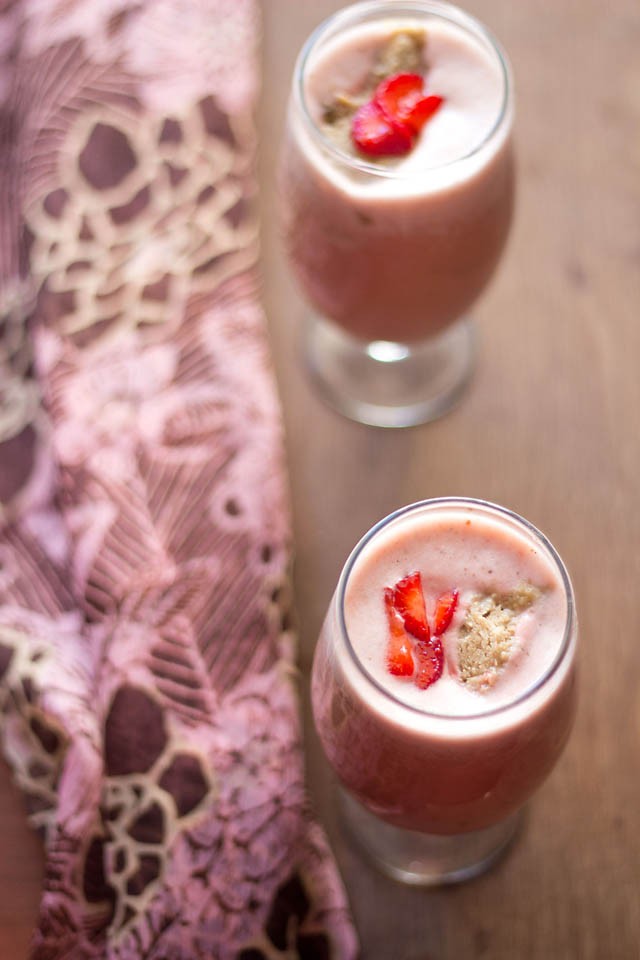 strawberry-almond-milkshake.jpg