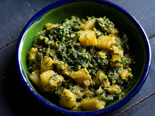 aloo-palak-sabzi-recipe-how-to-make-dry-aloo-palak-recipe-aloo-recipes