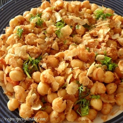 chana chaat recipe, how to make chana chaat | chole chaat