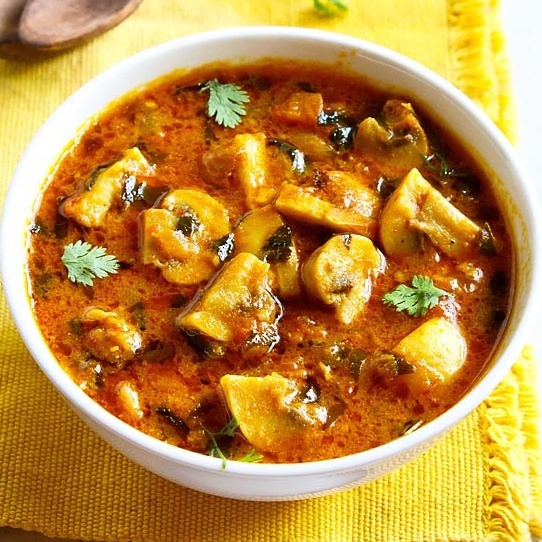 methi-paneer-recipe-masala-curry-with-soft-paneer-green-methi