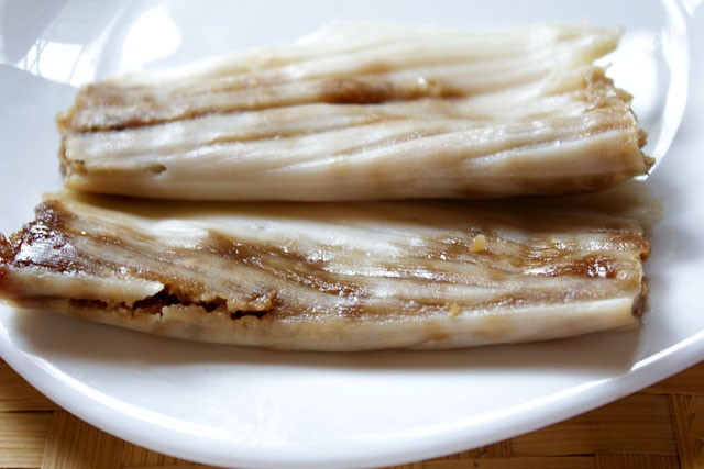patoleo served on a white plate. 