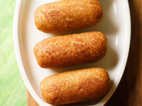 bread roll on a tray.