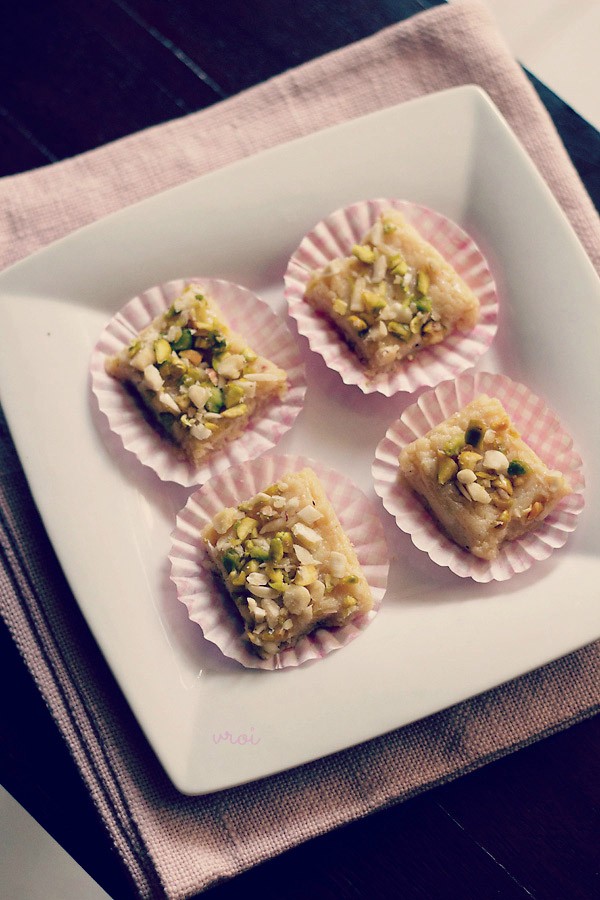 paneer barfi recipe, how to make paneer barfi | paneer burfi recipe