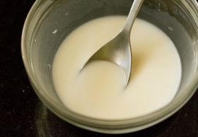 Vanilla Ice Cream Recipe (Easy & Homemade)