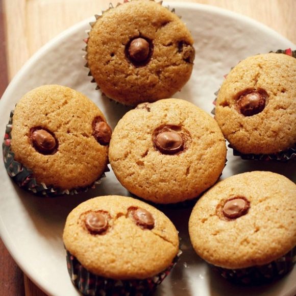 Eggless Chocolate Chip Muffins (Whole Wheat)