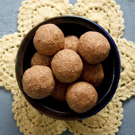 til gud ke ladoo recipe | sesame seeds jaggery ladoo