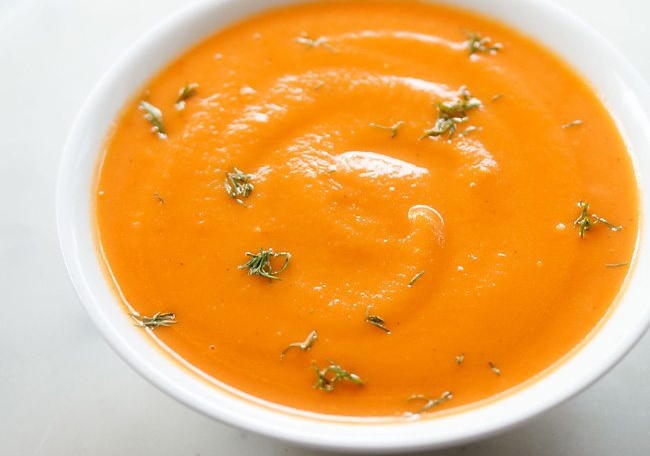 https://www.vegrecipesofindia.com/wp-content/uploads/2017/01/carrot-ginger-soup-recipe-1a.jpg