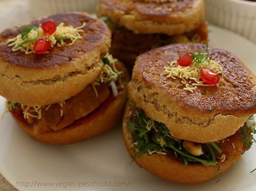 dabeli on a plate.