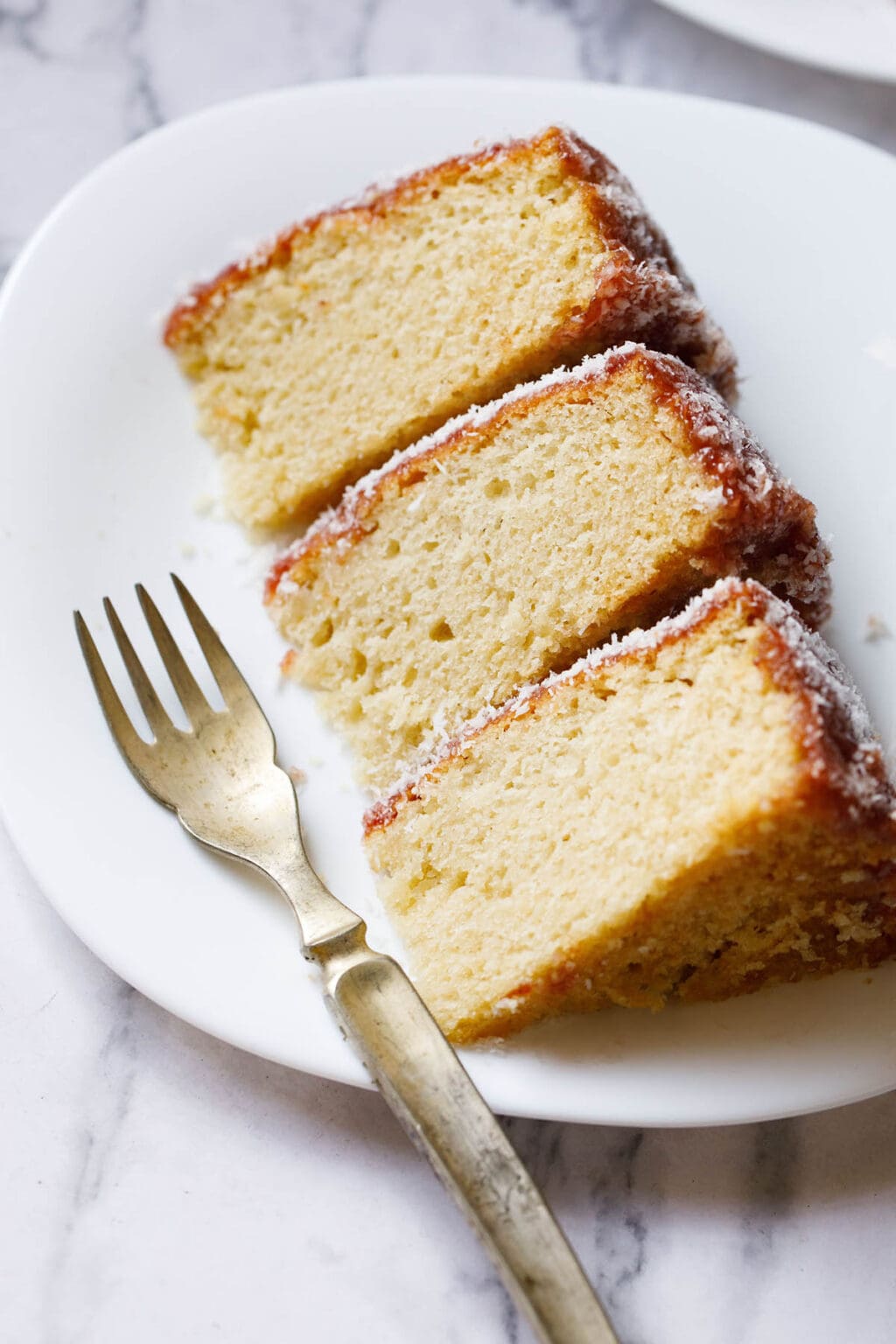 Eggless Vanilla Cake Recipe (Soft and Moist)