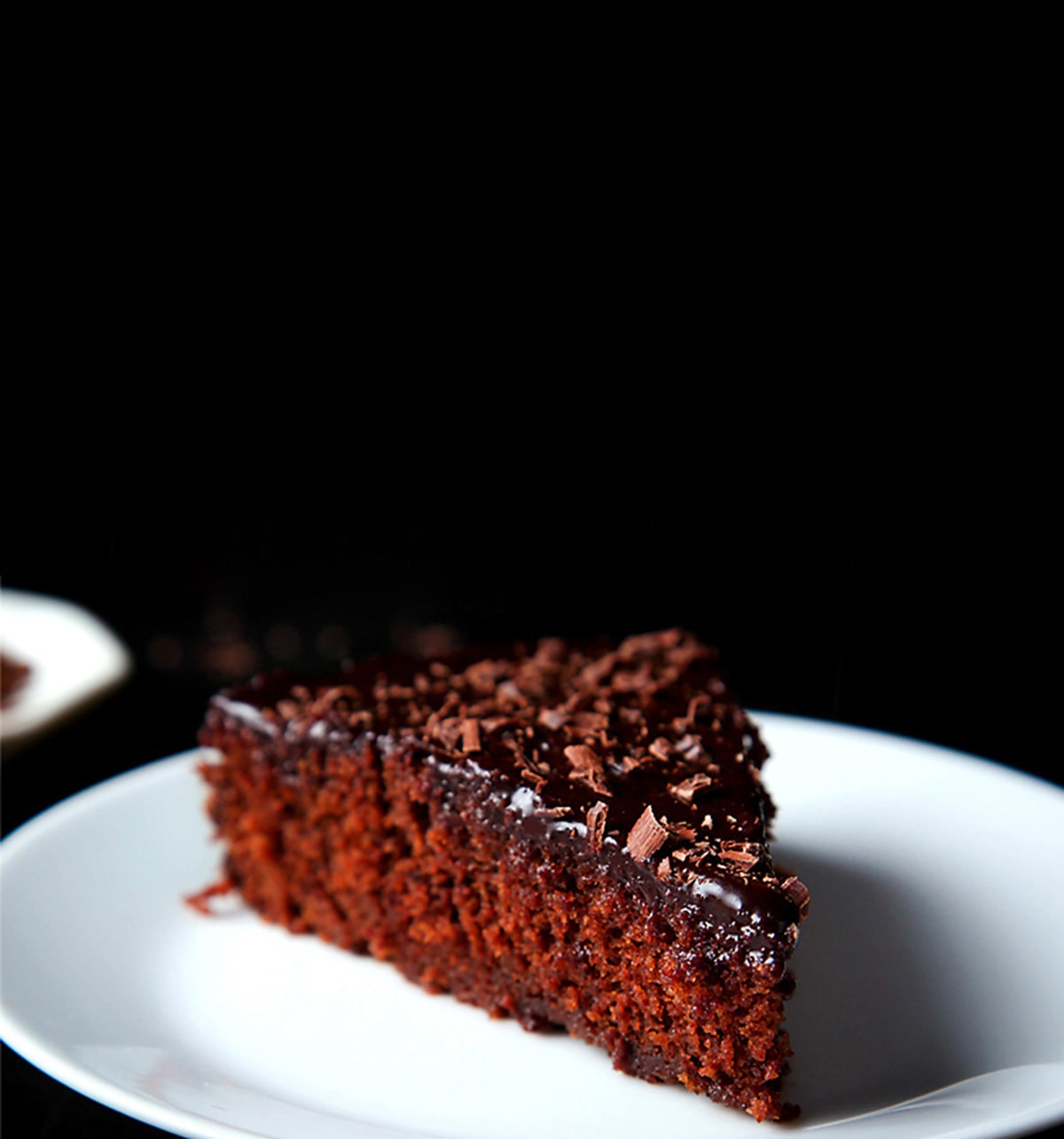 https://www.vegrecipesofindia.com/wp-content/uploads/2021/04/eggless-chocolate-cake-1.jpg