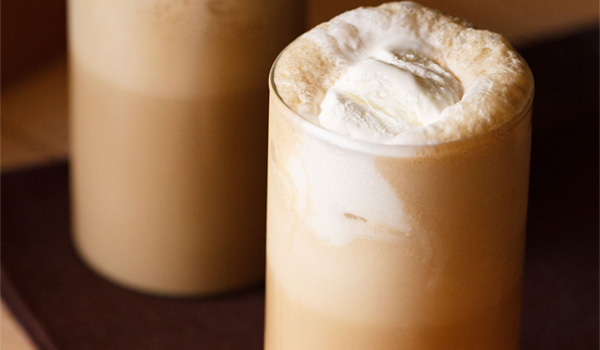 https://www.vegrecipesofindia.com/wp-content/uploads/2022/05/coffee-milkshake-2.jpg