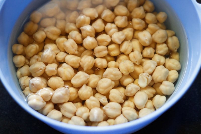 soaked chana in water.