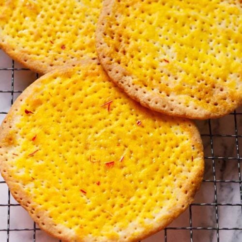 sheermal bread on a wired tray.